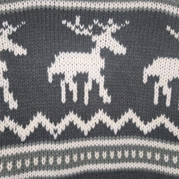 RD Style Cardigan Gray And White With Reindeer - Picture 4 of 5